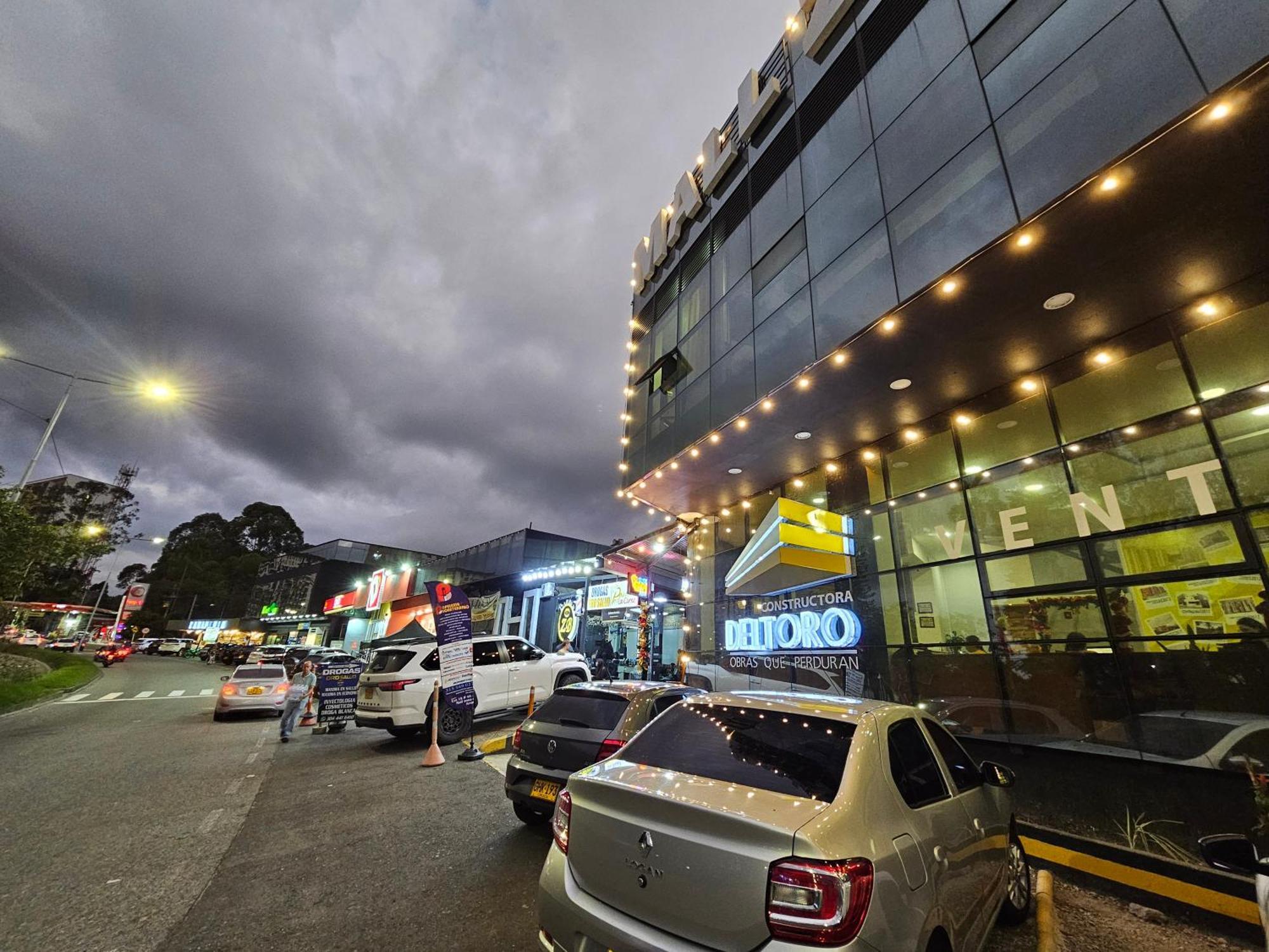 Oronegroapartahoteles Hermoso Amoblado Armenia, Quindio * Armenia (Quindio)